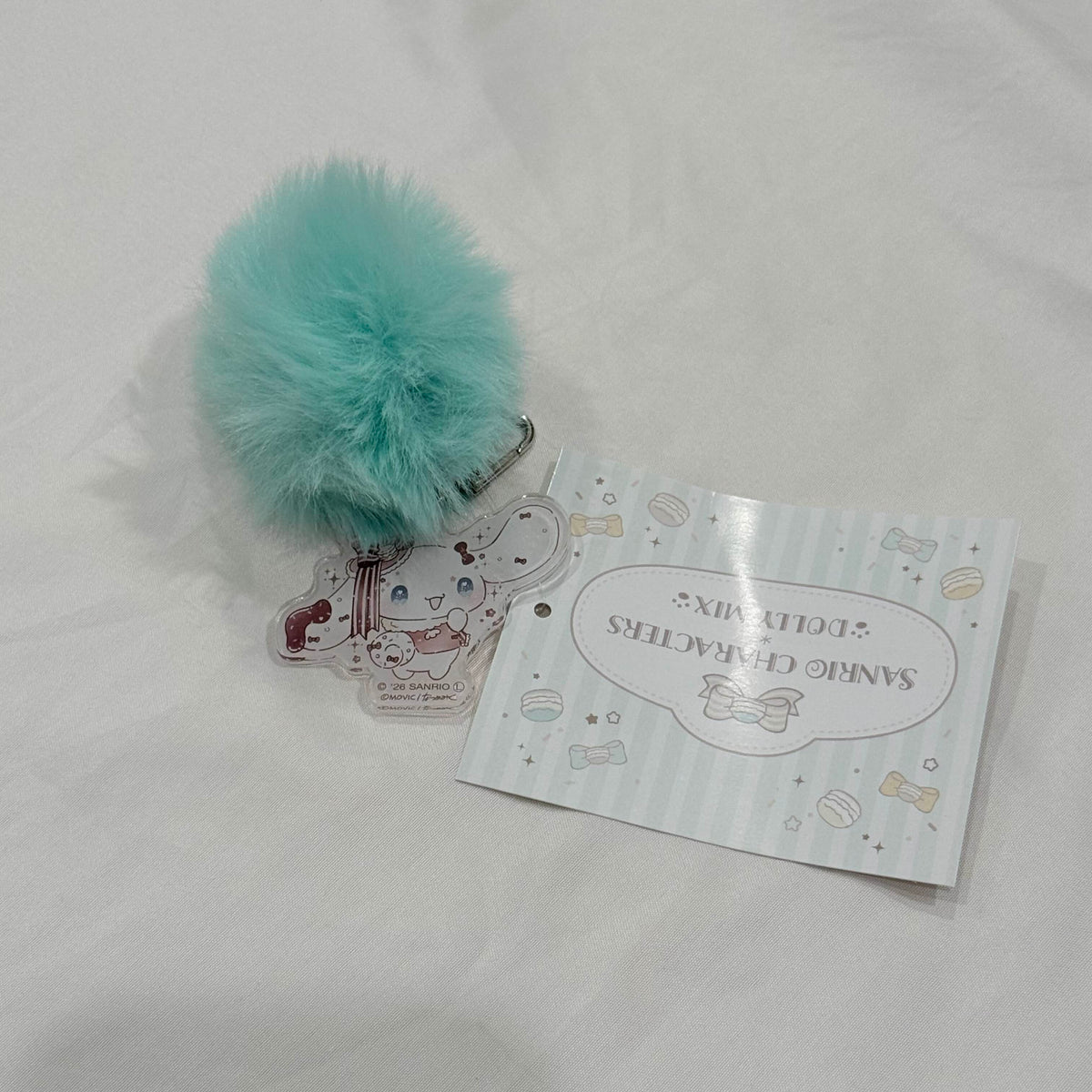 [CINNAMOROLL] "Sanrio X DOLLY MIX" Fur Keychain