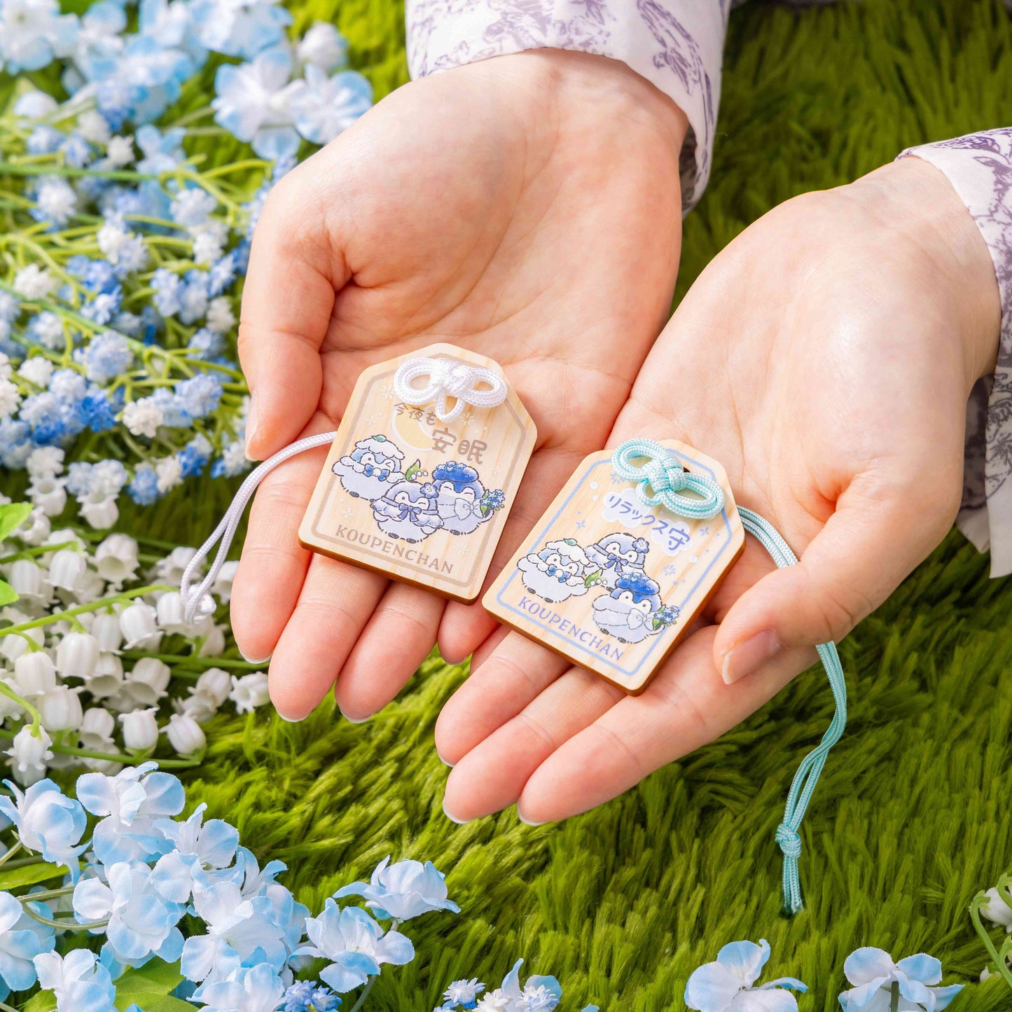 [BLUE] "Koupenchan Sky Blue Bouquet" Wooden Amulet