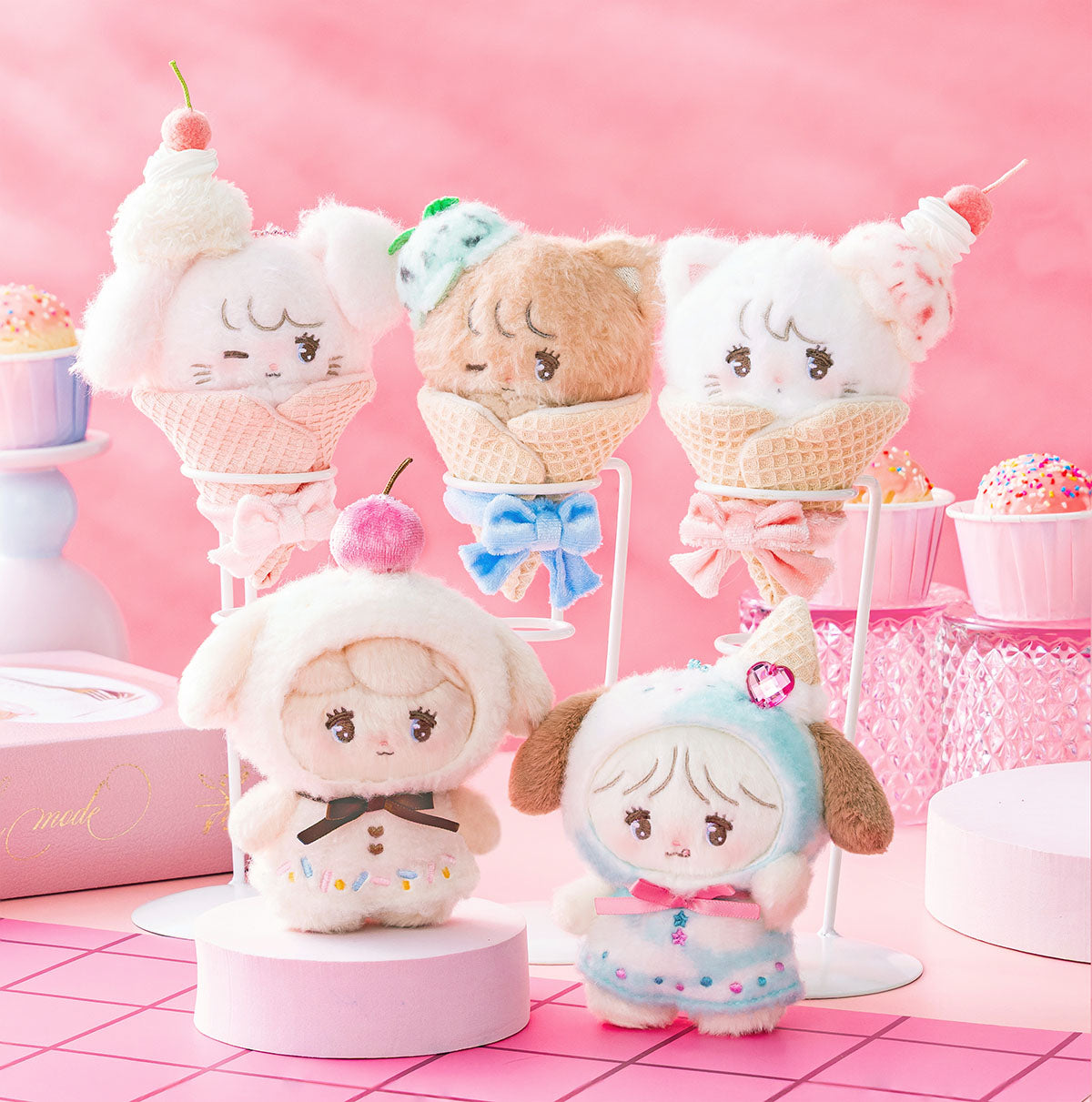 [LATTE] "Mikko Illustrations Ice Cream" Plush Keychain